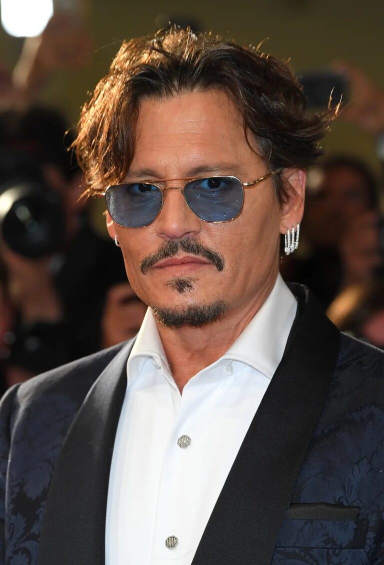 Johnny Depp ( จอห์นนี่ เดปป์ )